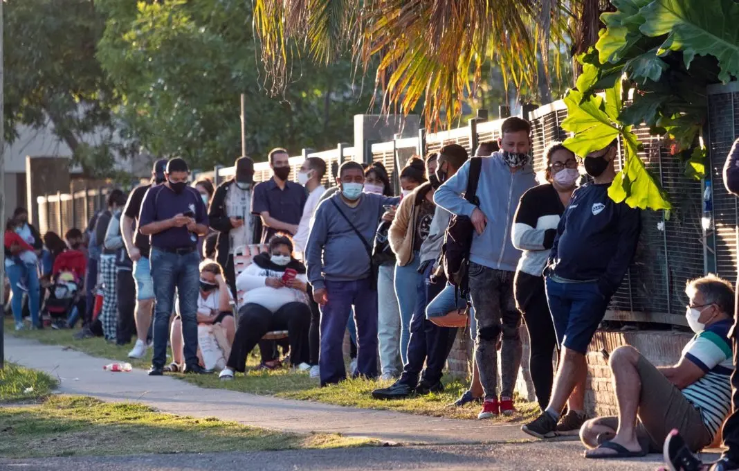 Tras el récord de 95.000 casos de Covid, el Gobierno admite: “No sabemos cuál va a ser el techo”