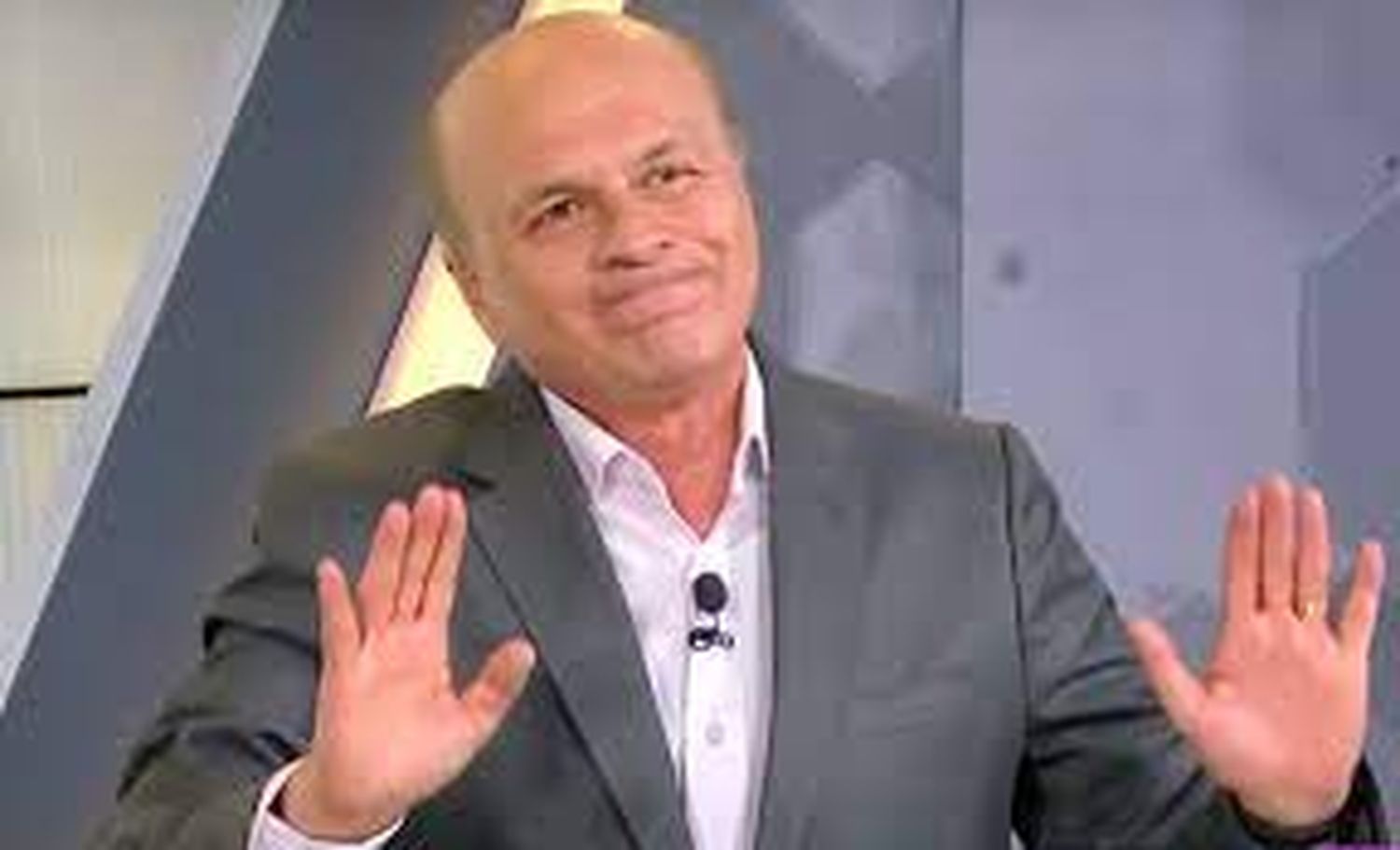 Hinchas colombianos se unieron contra el periodista deportivo Carlos Antonio Vélez