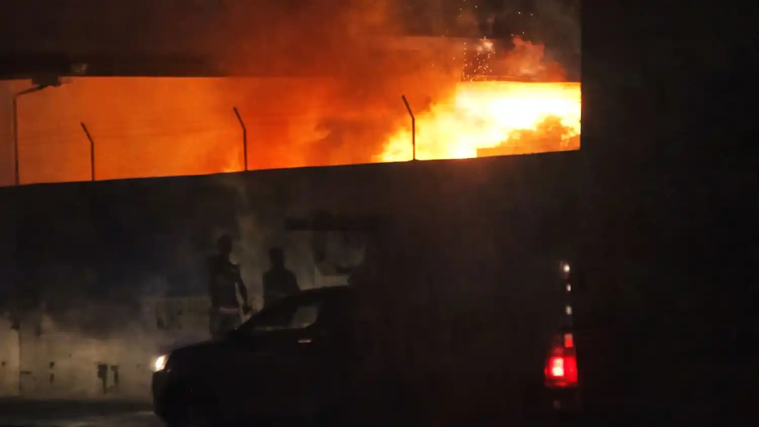 Las explosiones causaron preocupación en los vecinos y comerciantes.