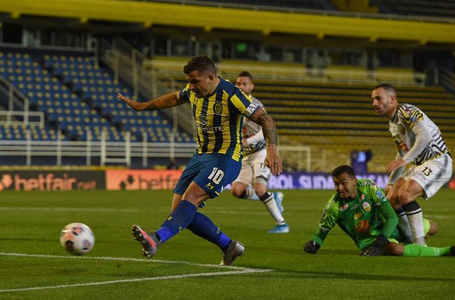 Se conoció el árbitro para el duelo entre Central y Bragantino por Copa Sudamericana