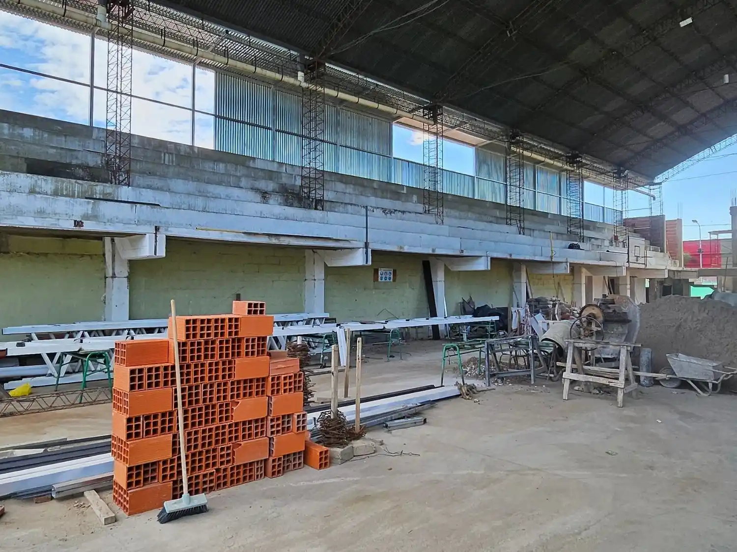 Se ejecutan obras para refuncionalizar el gimnasio de la Escuela Técnica N° 1