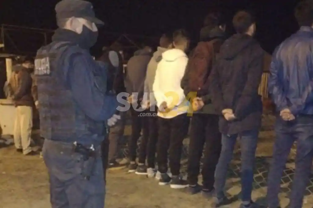 Detienen a 24 rosarinos en Bariloche por participar de una fiesta clandestina