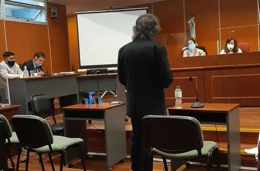 «Se me derrumbó el mundo», dijo Mario Teruel en el juicio contra su hijo y aseguró que le confesó los abusos