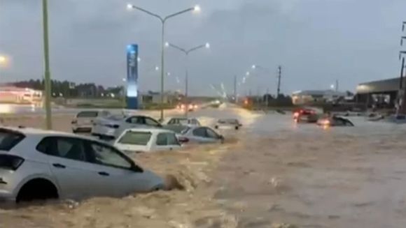 Trágico temporal en Bahía Blanca: al menos 10 muertos y cientos de evacuados