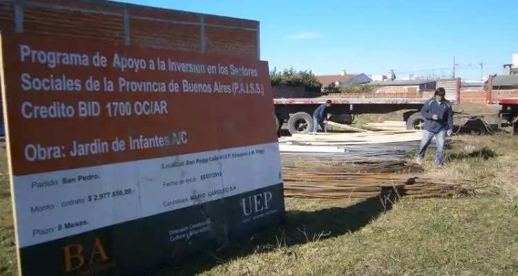Llegaron los materiales para construir el jardín de Miguel Porta y Simonino