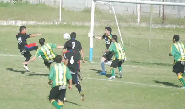 Fútbol local: Sarmiento venció a Sud América