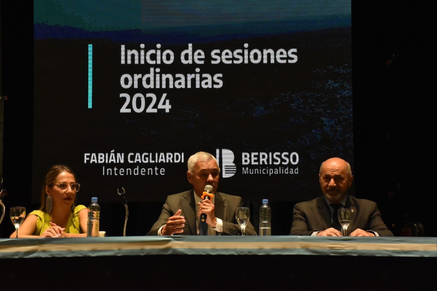 Cagliardi en la apertura de sesiones