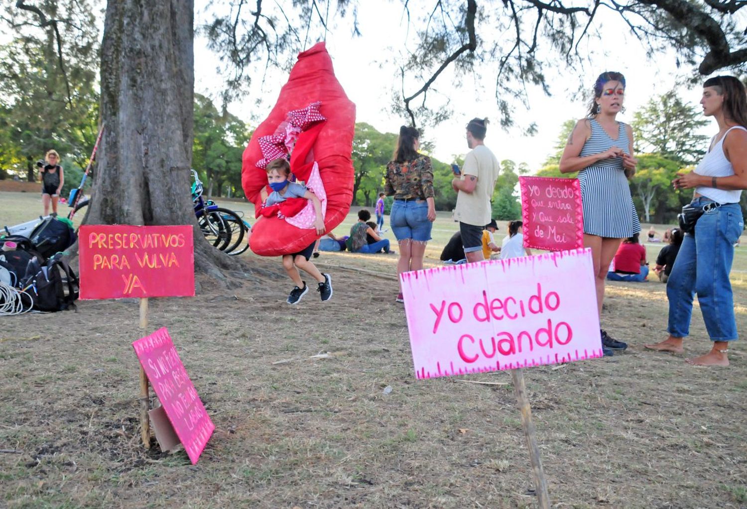 Se realizaron diversas actividades en la Plaza de las Banderas por el Día de la Visibilidad Lésbica