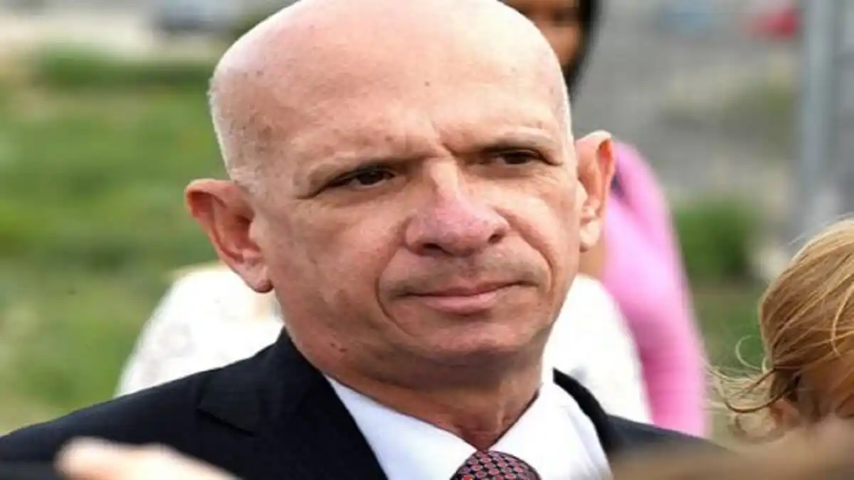 EL POLLO CARVAJAL OFRECE A COLOMBIA «tratar secretos de Estado» ¿A cambio de qué?