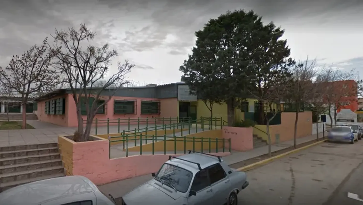 Hecho violento frente a la Escuela 178.