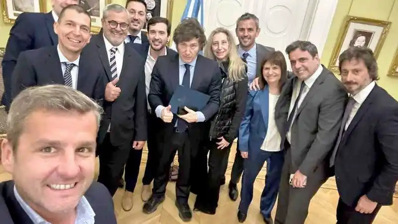 La UCR suspendió a los diputados que apoyaron el 
veto de Javier Milei a la ley de movilidad jubilatoria