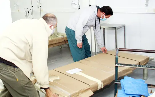 La Cooperadora compró 10 camas para el modular