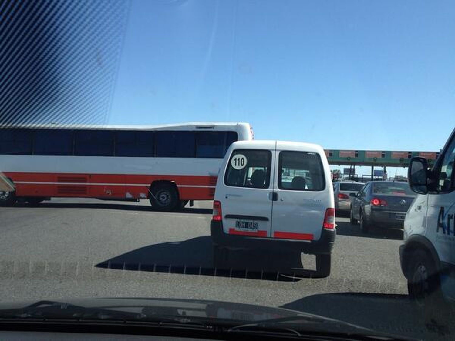 Corte total en ambas manos de la Autopista Buenos Aires- La Plata