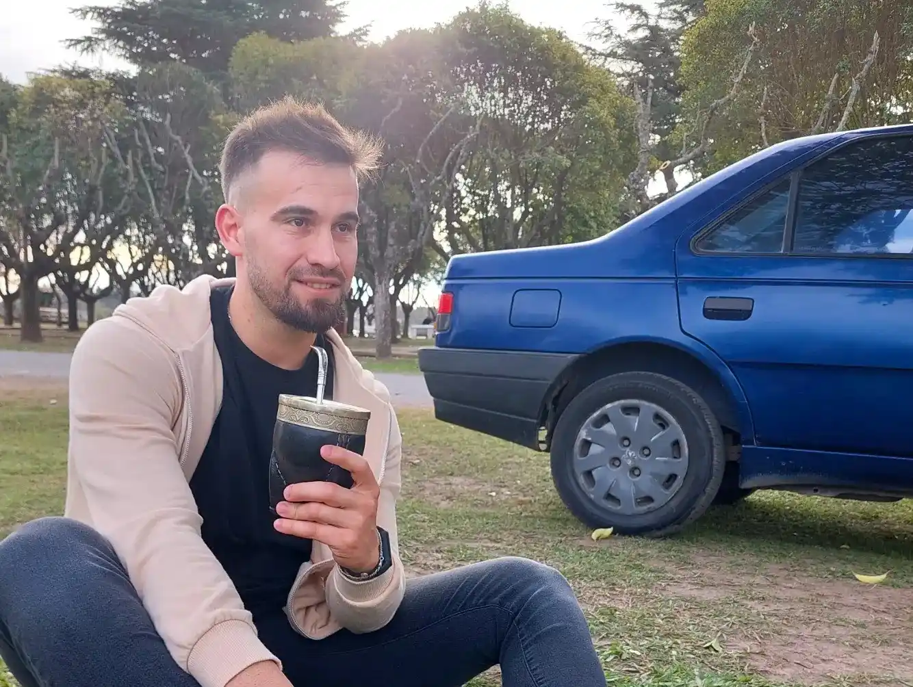 Enzo "Ruyer" Solera conducía el Peugeot 405 de su papá cuando despistó en ruta 191.
