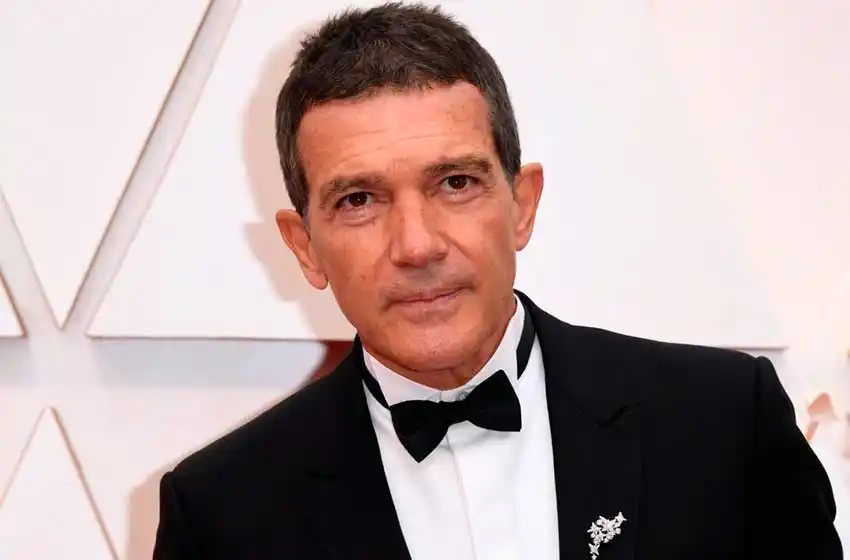 En el día de su cumpleaños 60, Antonio Banderas confirmó que tiene coronavirus