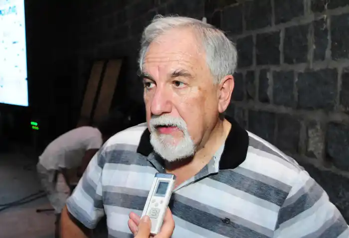 Miguel Rouaux y un  homenaje justo a su  pasión por la cultura