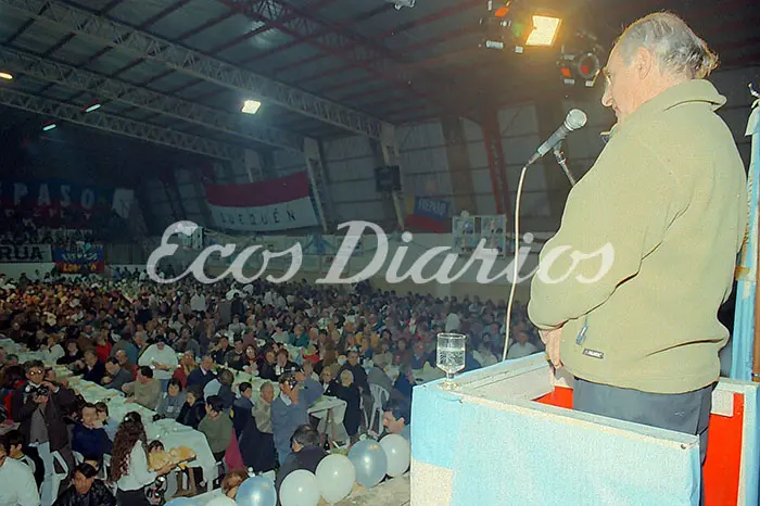 Varias veces De la Rúa estuvo en Necochea
