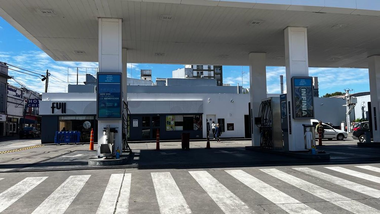 Volvieron a generarse largas filas para cargar combustible