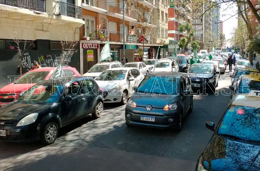 Trabajadores estatales se manifestaron en contra del aumento salarial: "Es una vergüenza"