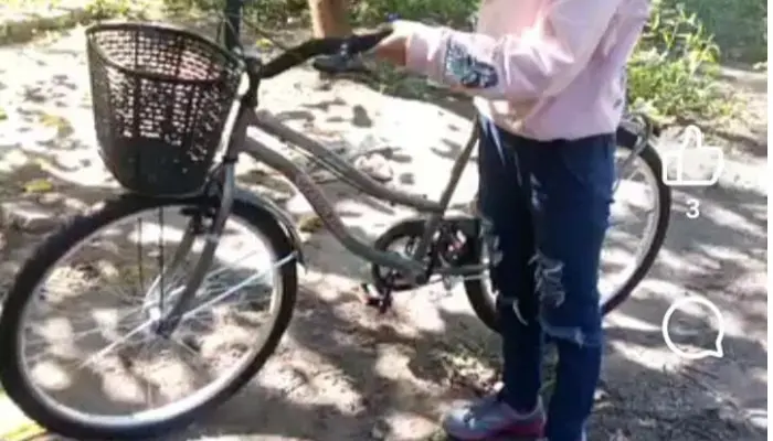 La víctima usaba la bici para ir a la escuela.