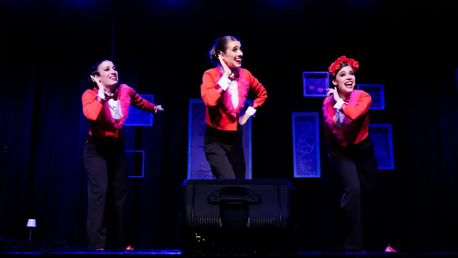 Vox Popurri está integrado por las artistas marplatenses Judith Morales, Tamara Prato y Camila Suero.