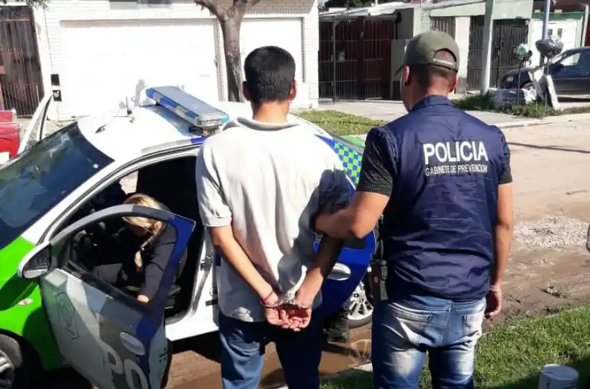 Detuvieron a un joven acusado por múltiples robos de autos