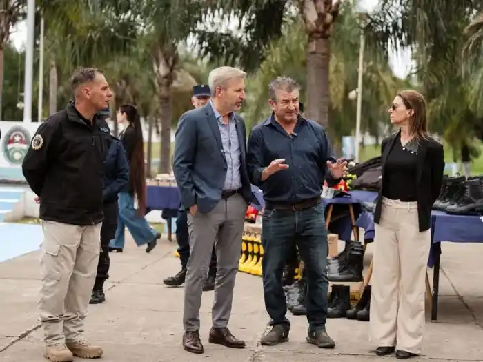 Entre Ríos moderniza su policía con móviles y chalecos antibalas