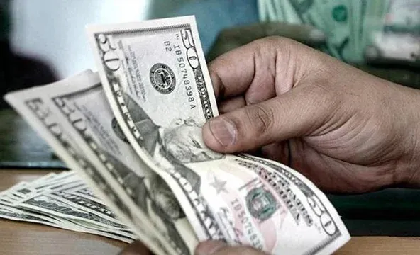 Bancos anuncian un beneficio para transferencias de dólares desde el exterior