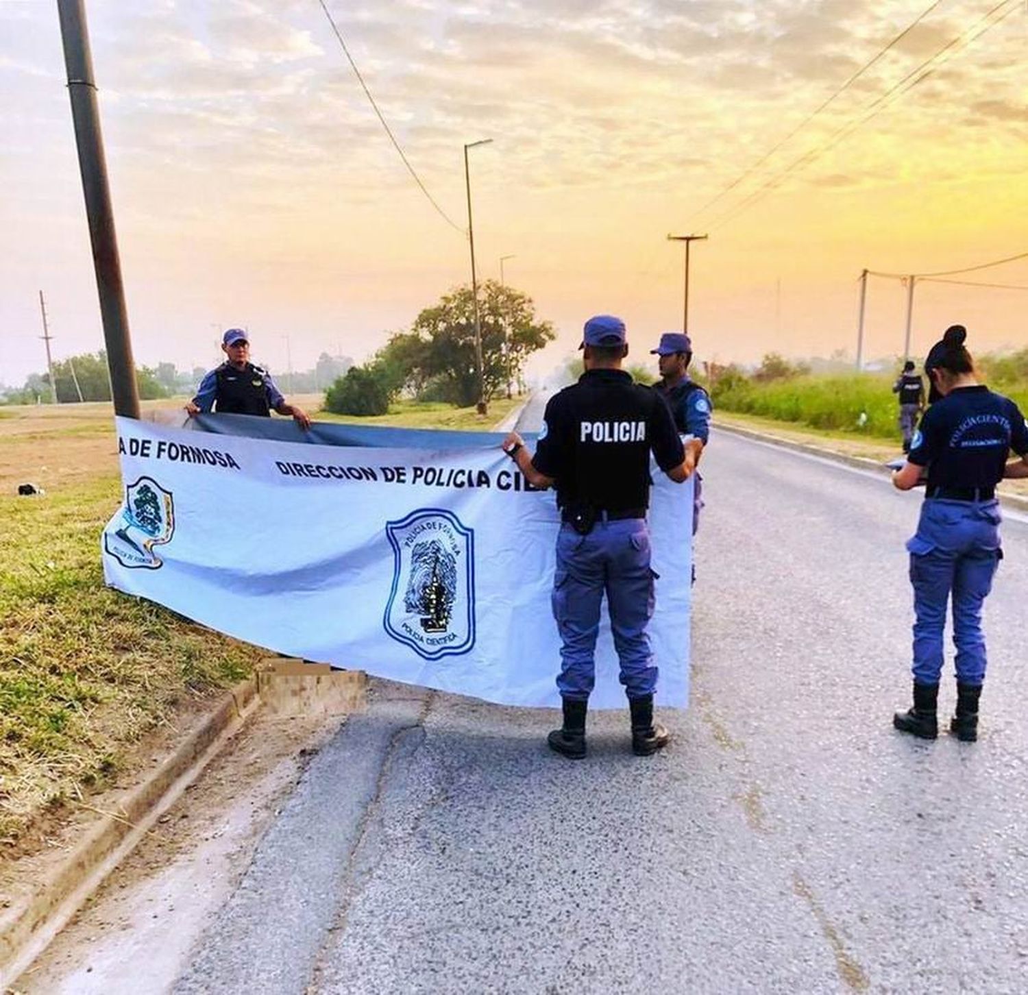 Una motociclista murió al chocar 
una columna de alumbrado público