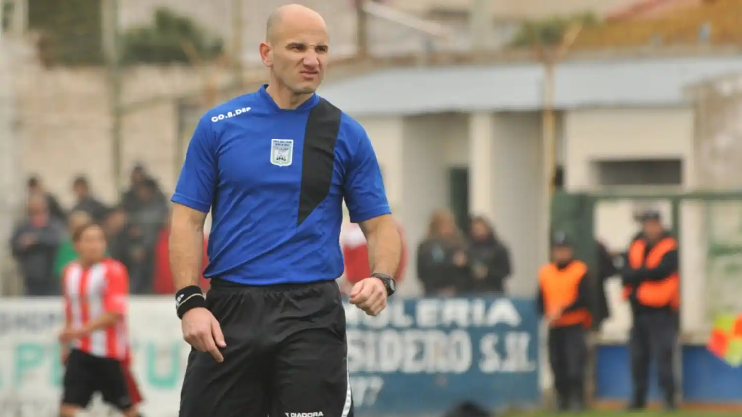 Bocca, un árbitro que no cae bien en Santamarina