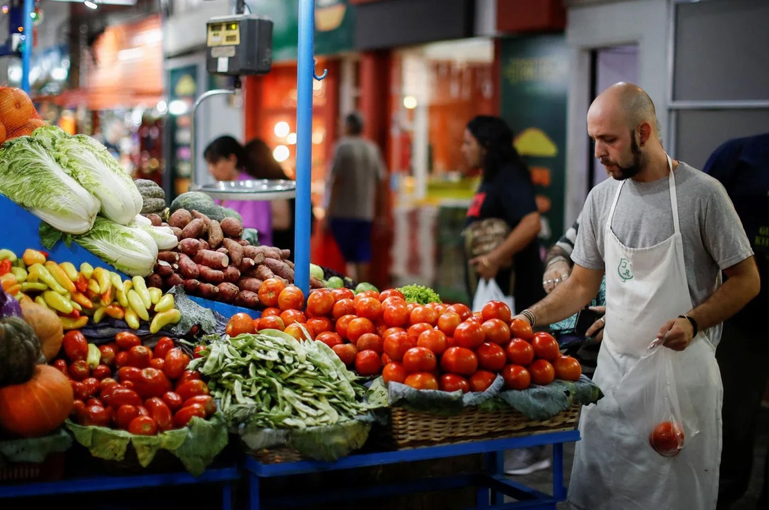 El consumo sigue en picada y en mayo se desplomó 14,5%