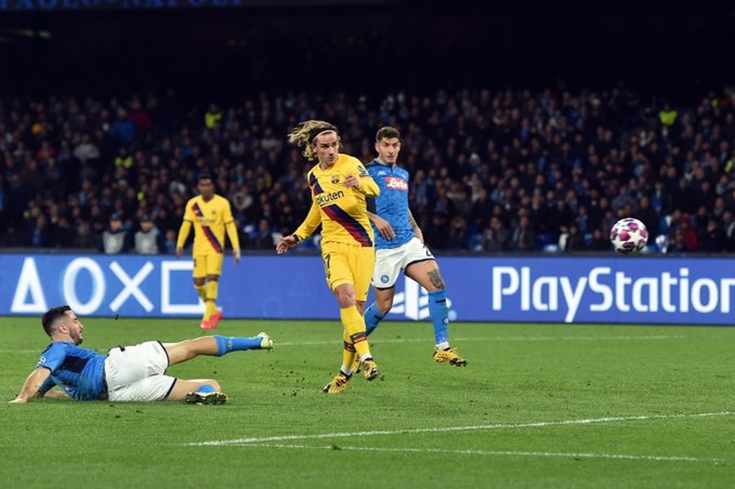 Napoli y Barcelona, iguales en la ida de los octavos