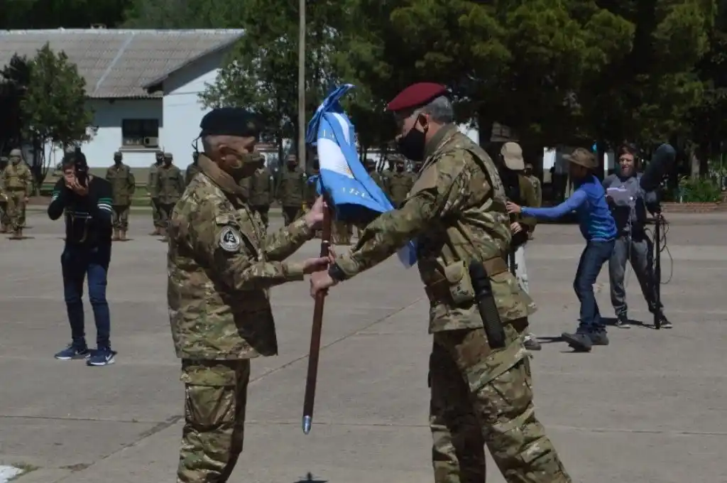Restituyen la Bandera de Guerra del Regimiento de Infantería Mecanizado 12