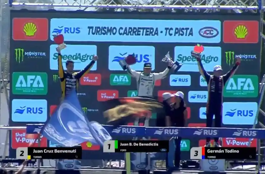 Ledesma abandonó y De Benedictis se impuso en Viedma en un final accidentado