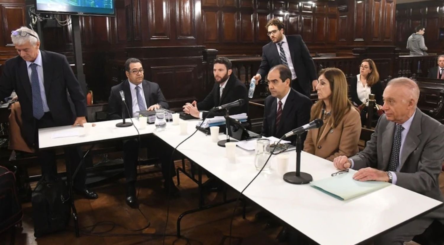 Según el director de la clínica, Débora Pérez Volpin tenía epilepsia y una lesión hepática