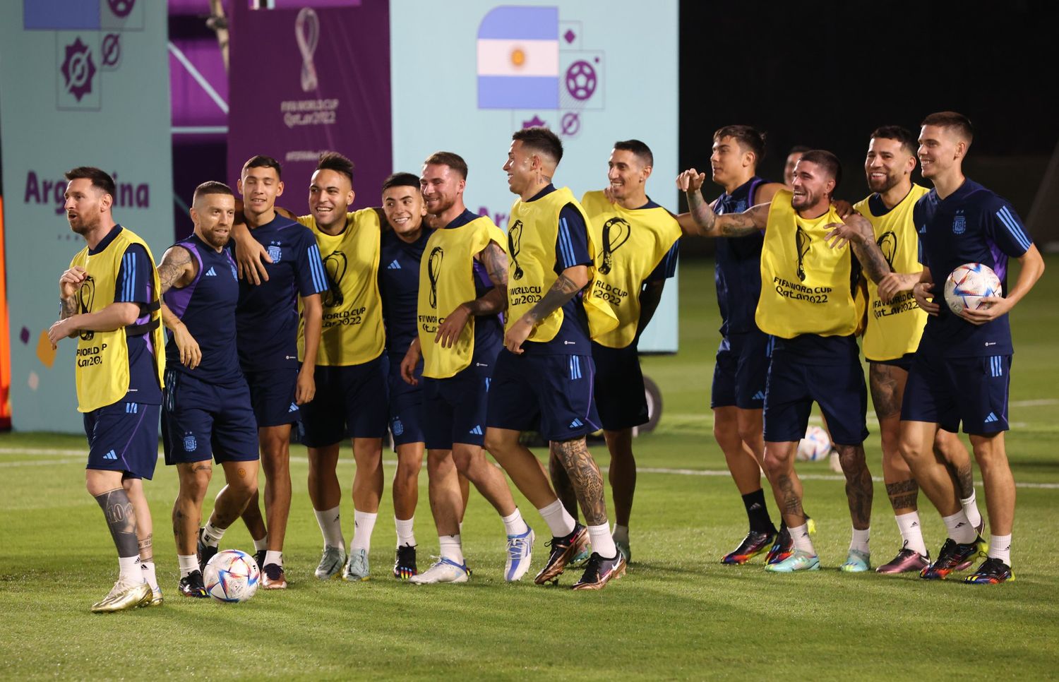 Alarma en Argentina: dos jugadores no entrenaron por lesión