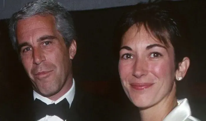 Ghislaine Maxwell es hallada culpable de reclutar menores para Jeffrey Epstein