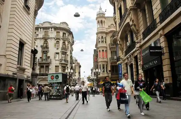 Aseguran que pese a la crisis económica, repuntó la ocupación de centros comerciales en Rosario