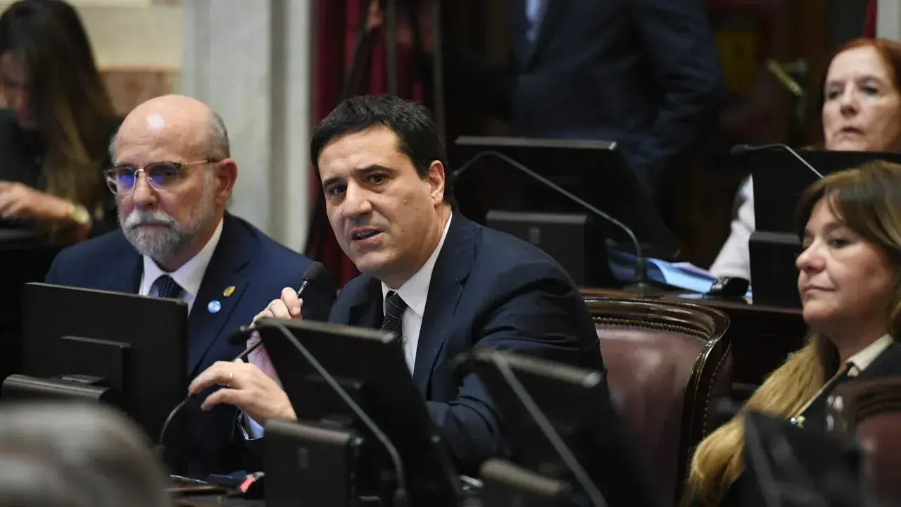 Senador Nacional Maximiliano Abad