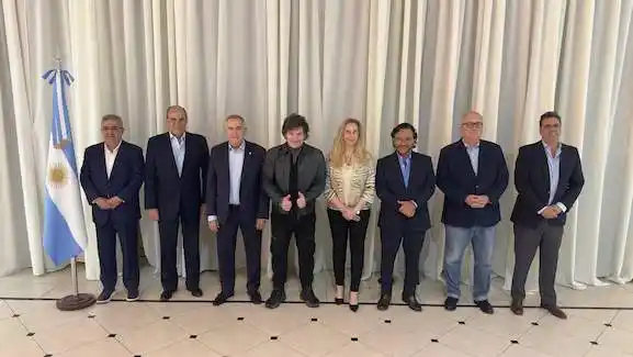 Javier y Karina Milei junto a los mandatarios del Norte