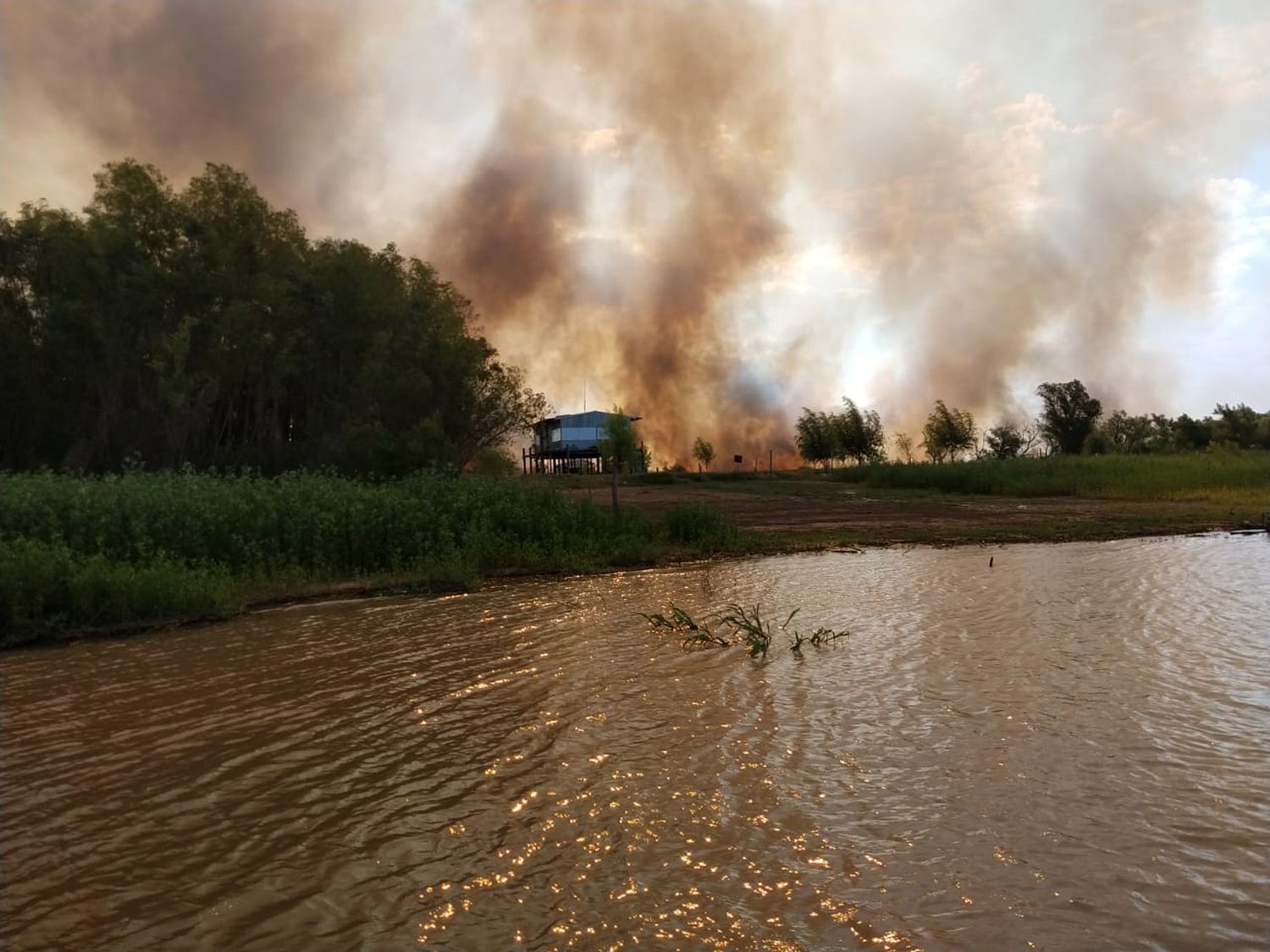 Santa Fe impulsa un Comité Interjurisdiccional por los incendios en islas