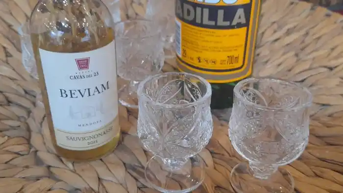 Caña con ruda en “Adelaida Cuero”: una tradición que se renueva cada 1º de agosto