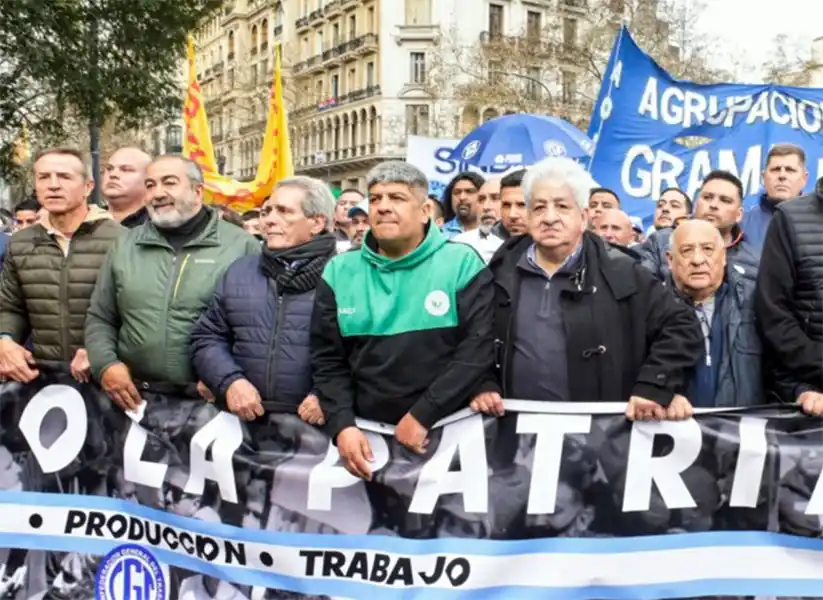 Marcha de la CGT contra la inflación y reclamo de paritarias