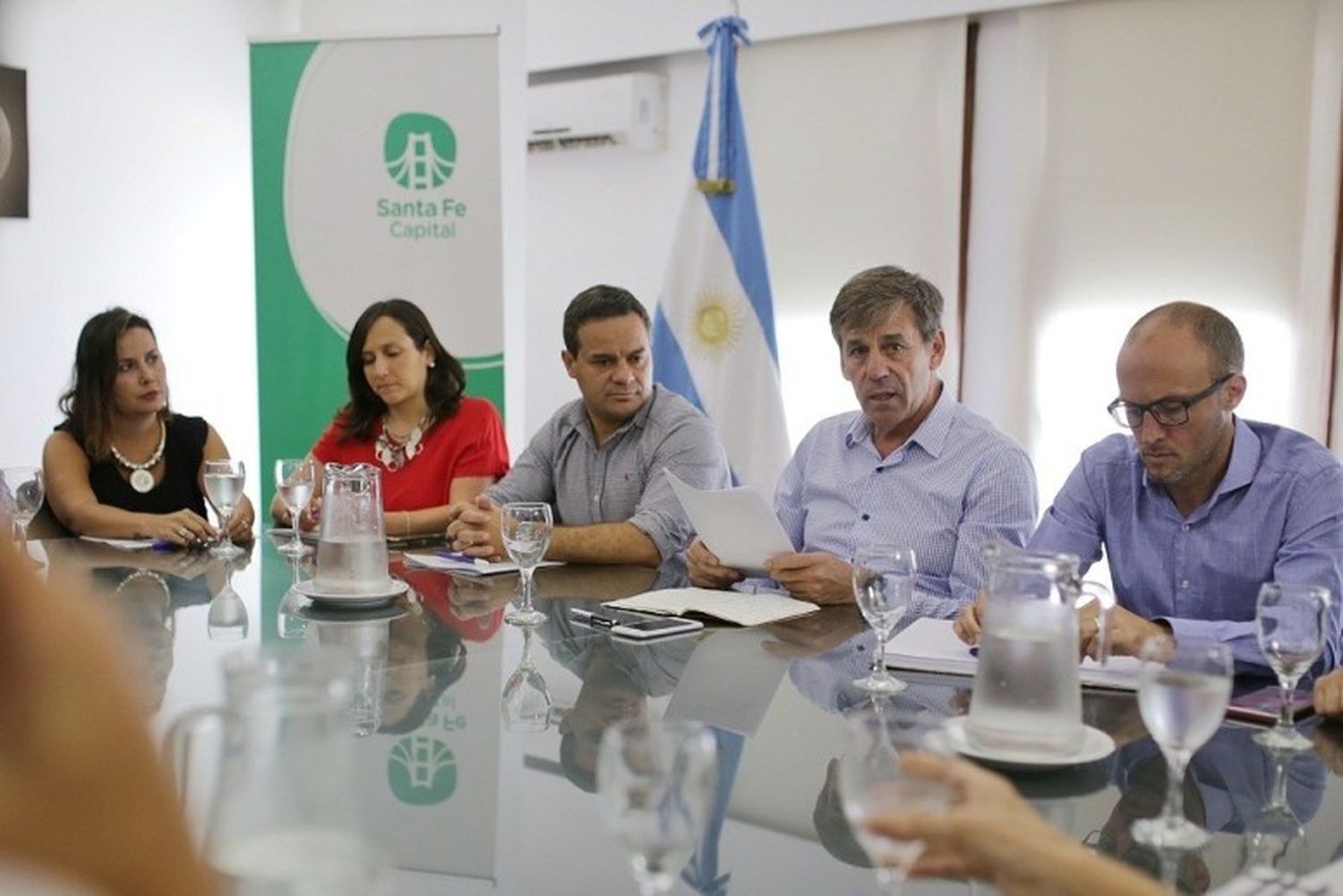 Jatón dispuso un plan de austeridad ante la crisis municipal legada