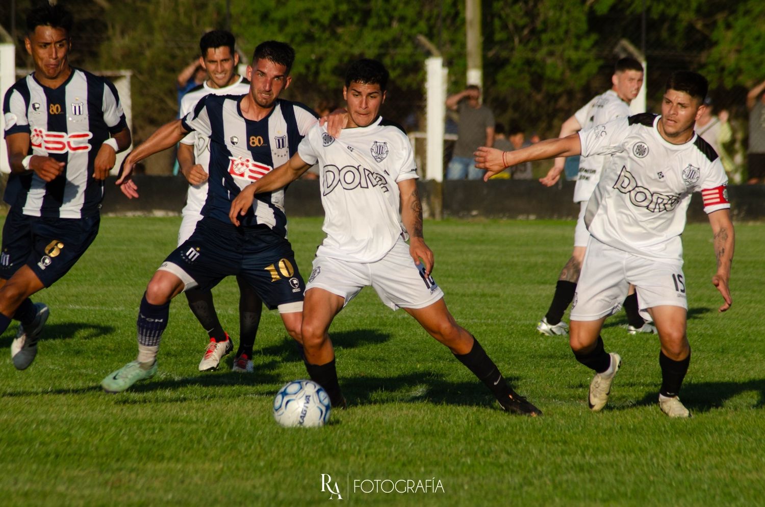 Atlético hizo el gasto pero no pudo quebrar el cero en su debut Regional