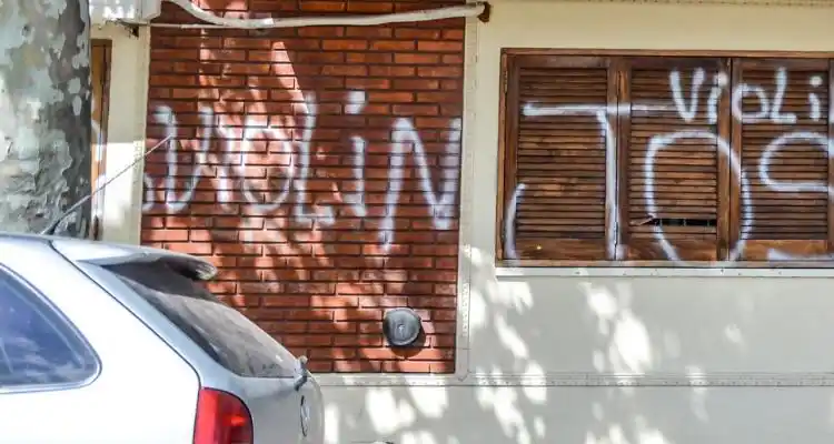 El acusado de abusar de sus hijas no quiere juicio oral  y pidió trámite abreviado