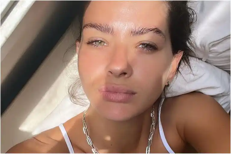 La China Suárez mostró el original cine que tiene en su casa