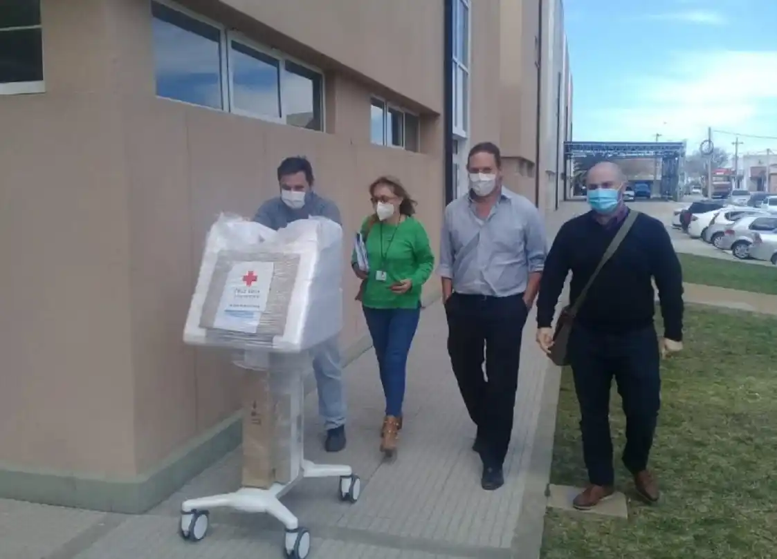Entregaron tres modernos respiradores para la Terapia Intensiva del Hospital Centenario