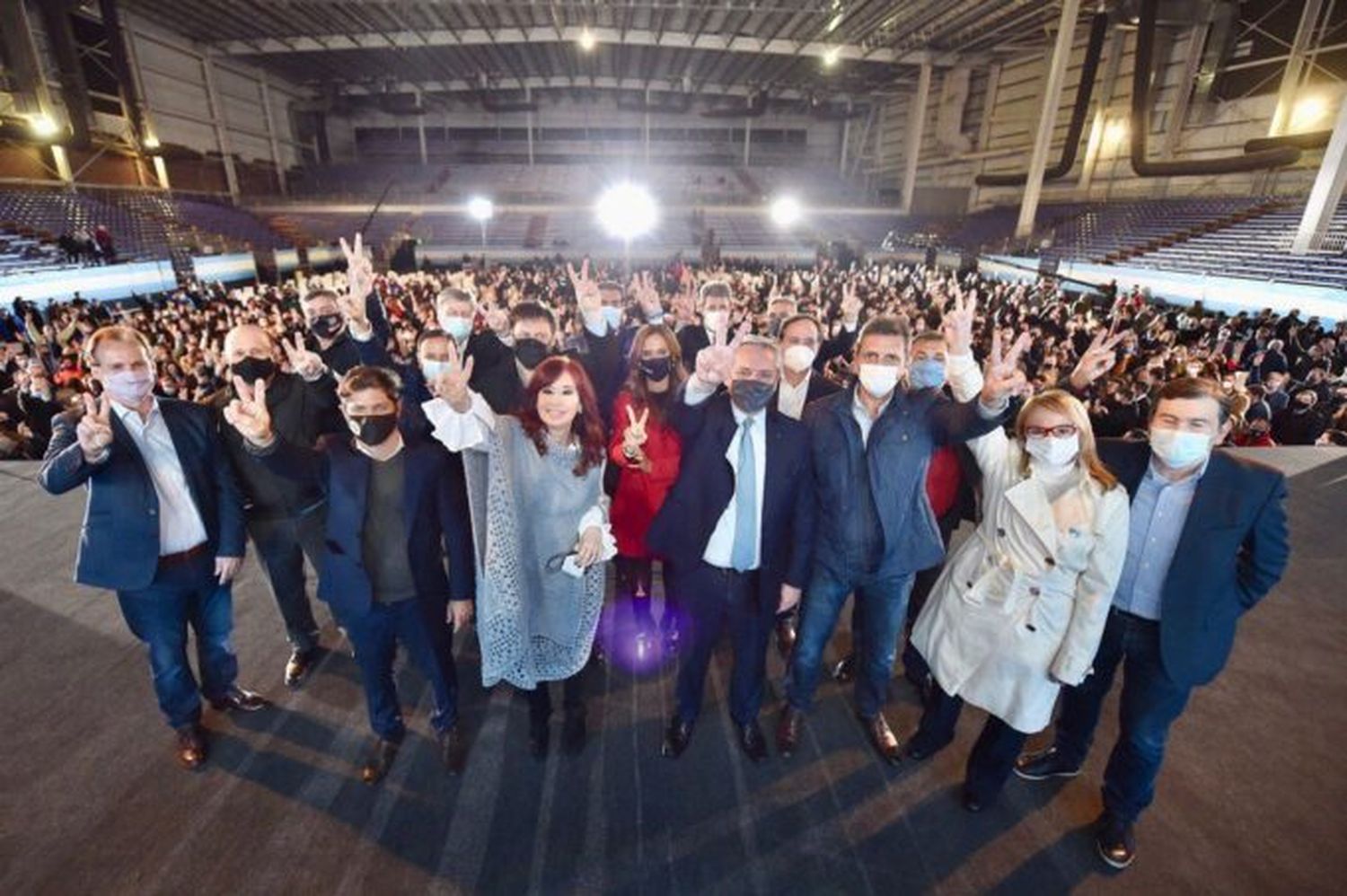 Insfrán estuvo presente en el cierre nacional del Frente de Todos