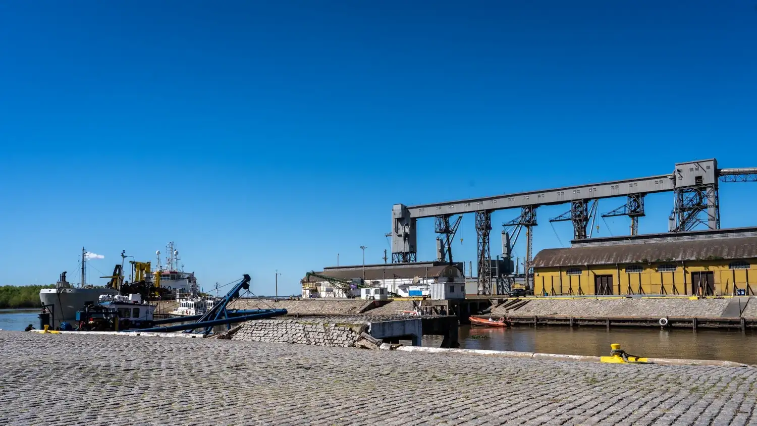 Arena a Vaca Muerta: vence el plazo para no perder el negocio de cargar barcos desde San Pedro
